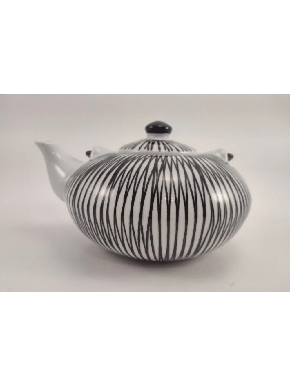 PIER 1 TEAPOT Akina Porcelain Black & White Tea Hand Painted Abstract Ceramic